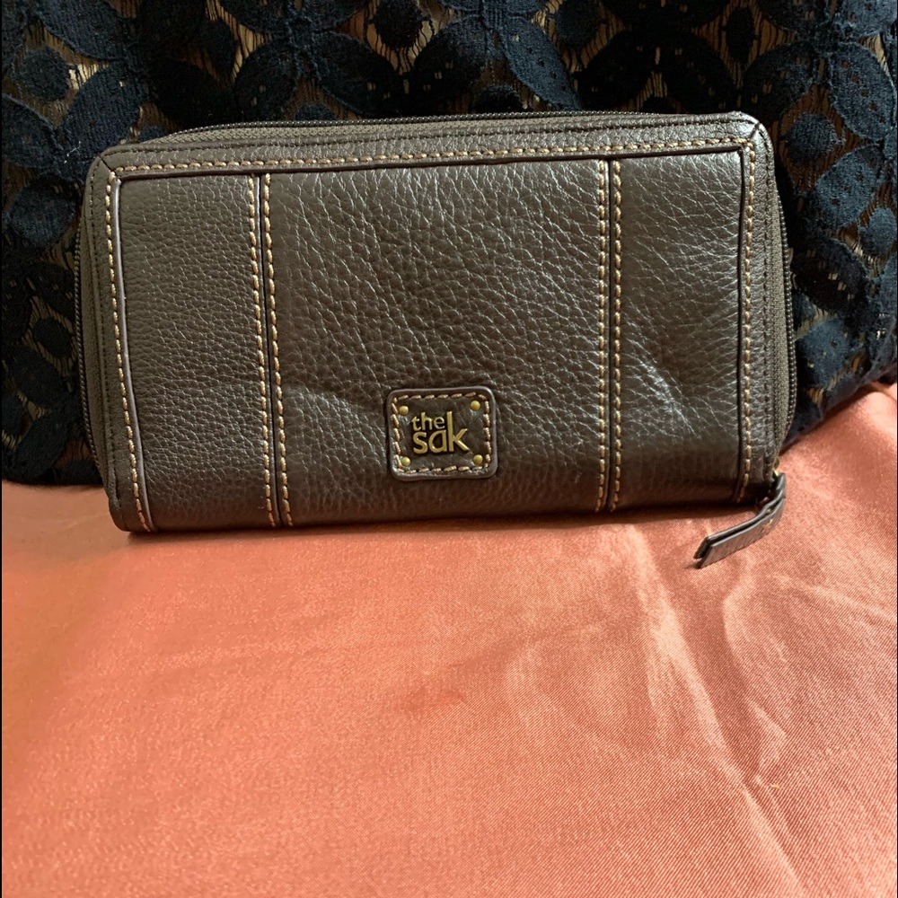 The sak wallet leather 8’x4.5’ brown
